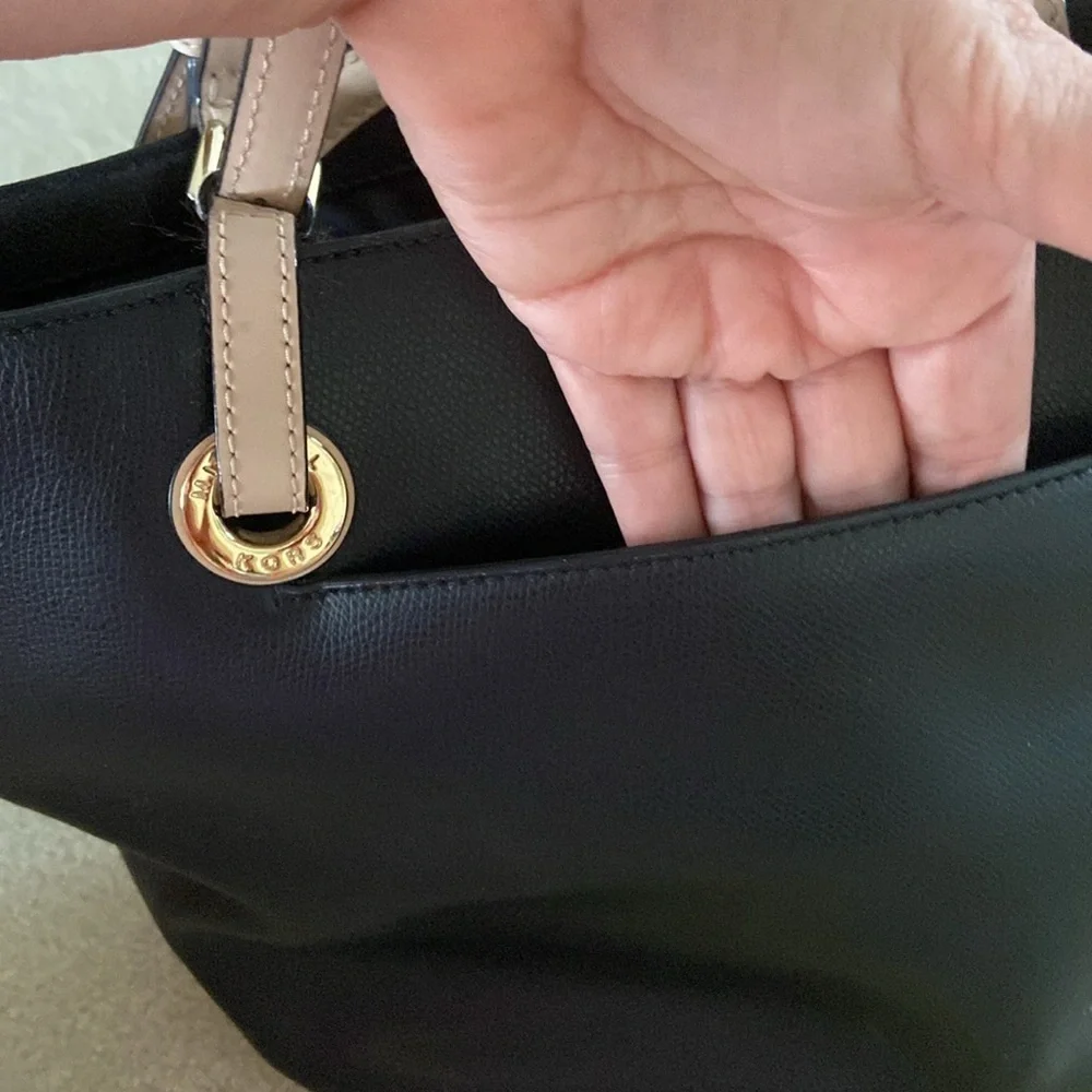 Michael Kors  Jet Set Medium Black Tote Bag , Gold hardware, MK logo, signature